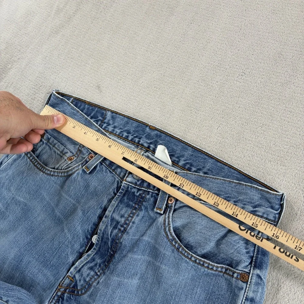 Vintage Levis 501 Distressed‎ Jeans in Blue Fade Wash Men Fits 31x33 (Tag 32x34)